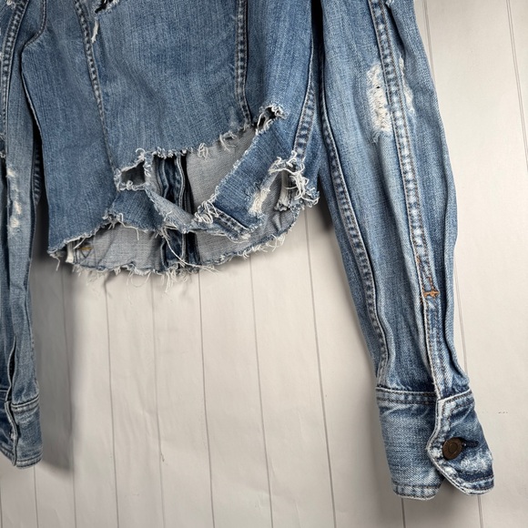Abercrombie Fitch Heavily Distressed Ripped Denim Cropped Jean Jacket Y2K Small - Picture 6 of 9